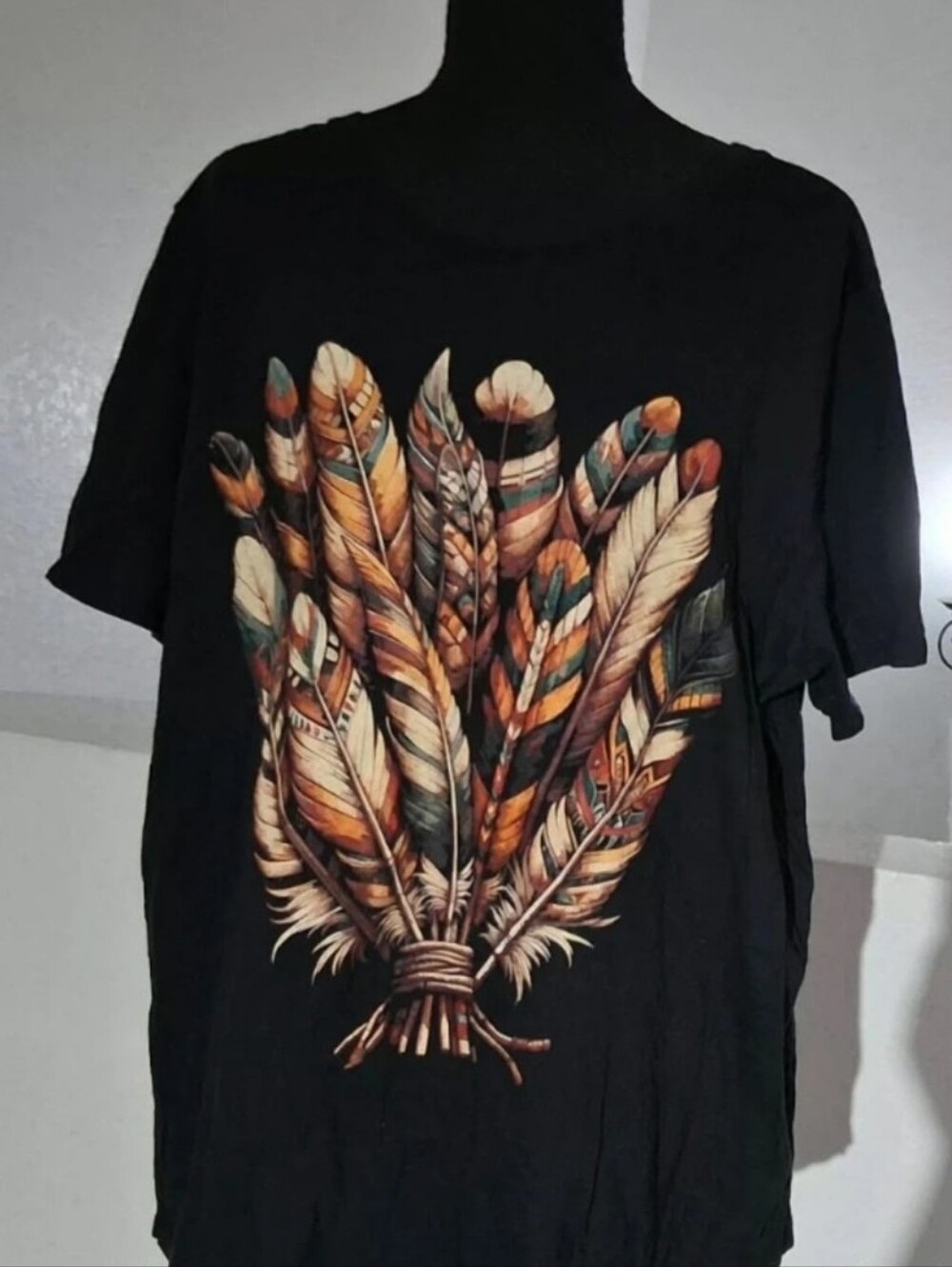 Gildan Men's Black Feather Graphic T-Shirt